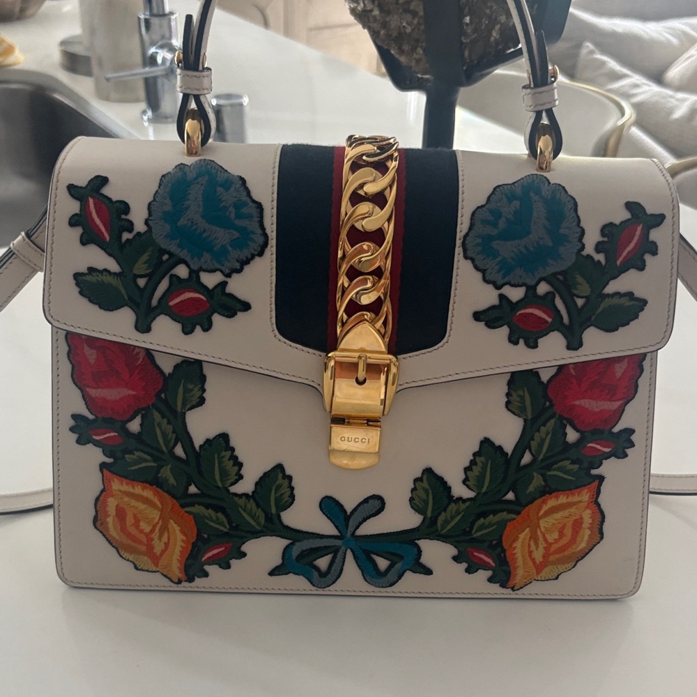 Gucci White Satchel with Floral Embroidery - Picture 11 of 11